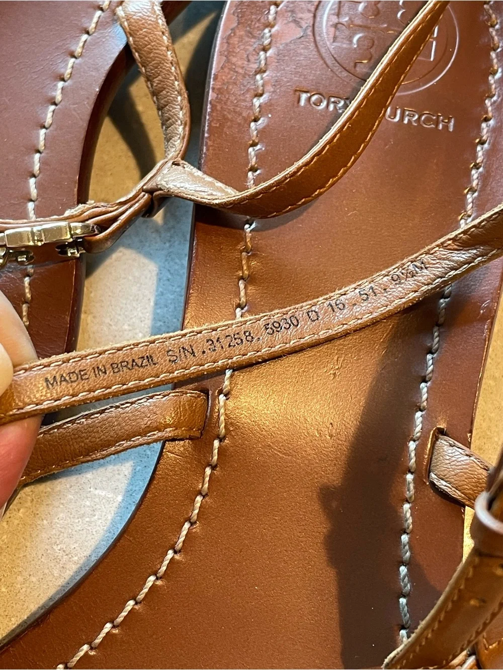 Tory Burch Gemini Link T-Strap Sandals | Cognac Brown